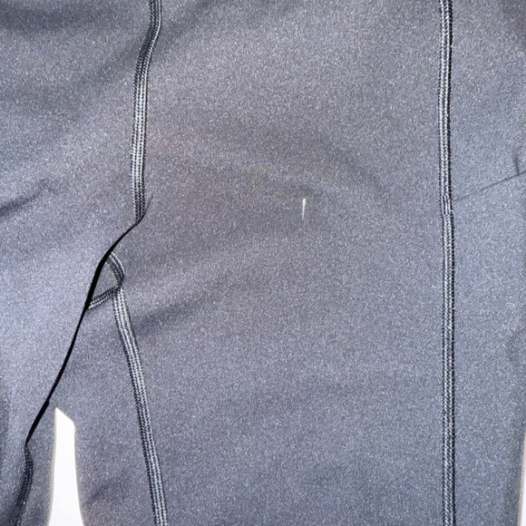 Lululemon Speed Up Tight 28" Full-On Luxtreme
Black Sz 6 Orig $108 - Picture 8 of 9